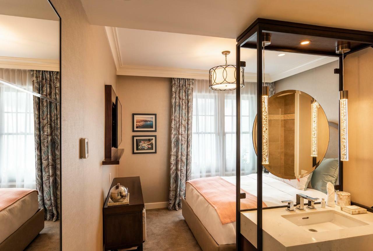 Atwater Hotel 2*