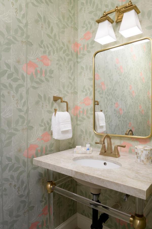 Atwater Hotel 2*